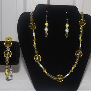 Elegant Yellow Beaded Jewelry Set